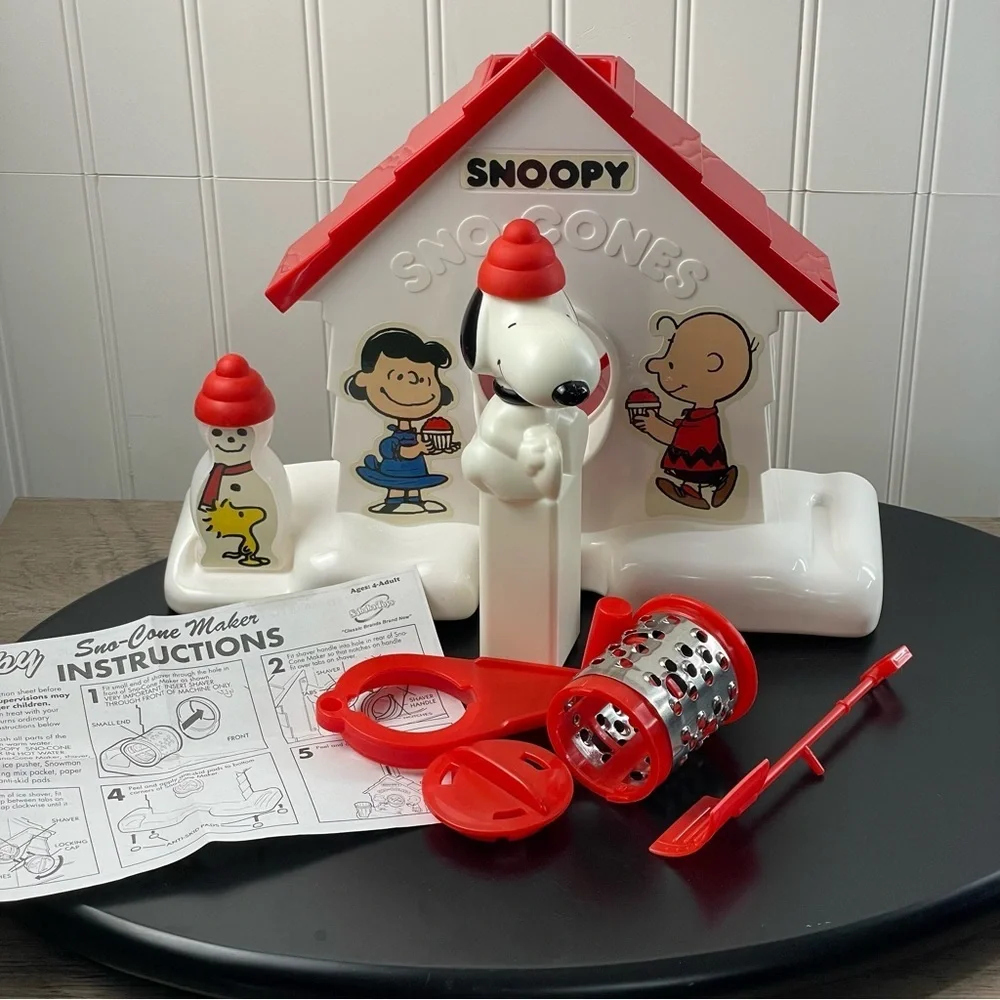The‎ Original Design Snoopy Sno-Cone Maker Sababa Toys 2007 Summer Fun Icies
